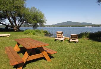 Superbe condo bord de l'eau    Magog has Balcony rooms