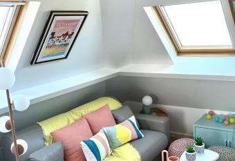 Studio cabine Sunshine allows 18 year olds to book a room
