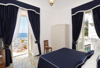 Hotel Residence has Balcony rooms