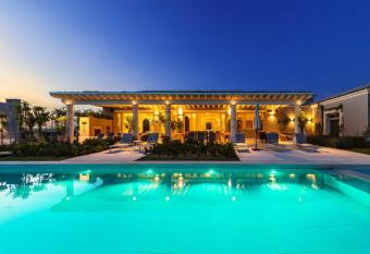 Vi  edos Santa Catalina has rooms with a private hot tub