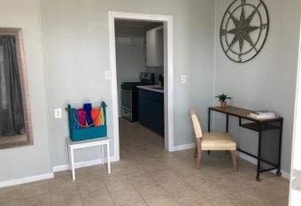 Waterfront cottage at St. Charles Bay, boat ramp has Balcony rooms