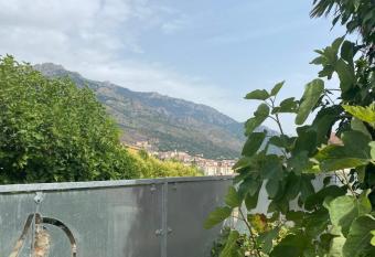 Maison    Corte (Centre Corse) avec piscine et jardin has Balcony rooms