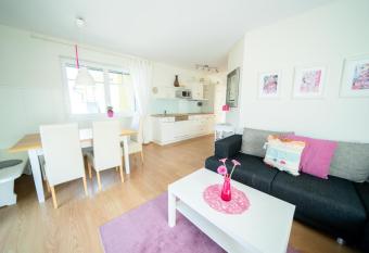 Villa Hubertus Enzian has Balcony rooms