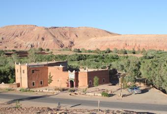 auberge restau tombouctou has rooms with a private hot tub