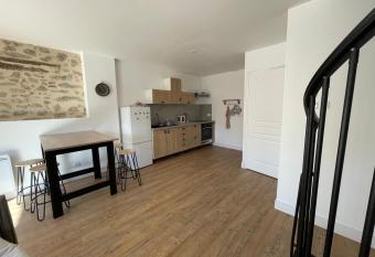 La grange has Balcony rooms