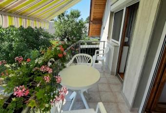 Ilona Vend  gh  z Balatonszabadi has Balcony rooms