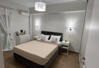 Ruby   s Apartment 5 min to the sea has Balcony rooms