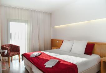 Casa Av   Maria allows 18 year olds to book a room