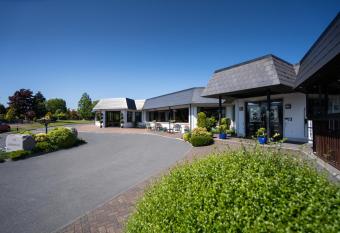 Burrendale Hotel Country Club & Spa allows 18 year olds to book a room