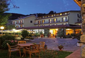 Hotel Belvedere has Balcony rooms