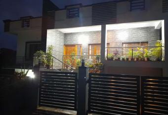 SNOW PINE HOLIDAY HOME...VIRAJPET allows 18 year olds to book a room