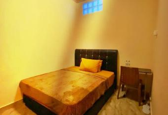 Sudiang Inn allows 18 year olds to book a room