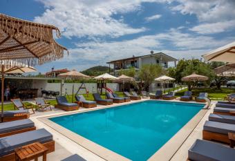 Olia seaside residence 120m from the beach has Balcony rooms