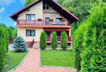 Cazare la munte Comarnic has Balcony rooms