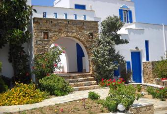 Mateus Studios has Balcony rooms