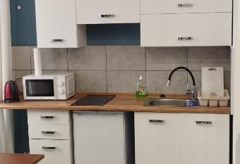 U Hanki allows 18 year olds to book a room