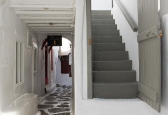 New Apartment in the heart of Mykonos town - 2 allows 18 year olds to book a room