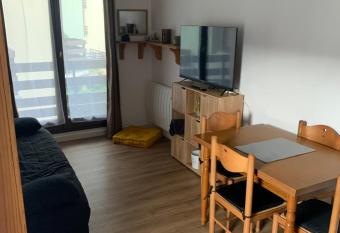 Studio cabine Pyr  n  es 2000 has Balcony rooms