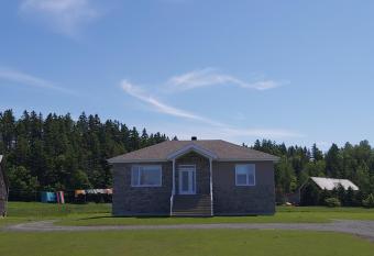 G  te du 149 route de la Mer allows 18 year olds to book a room