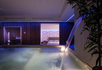 SG Suite & Spa Amalfi Coast allows 18 year olds to book a room