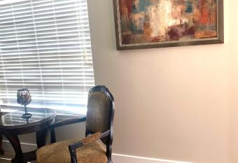 Oak Cottages 6 has Balcony rooms