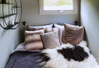 Golden Circle Truck Hotel has Balcony rooms