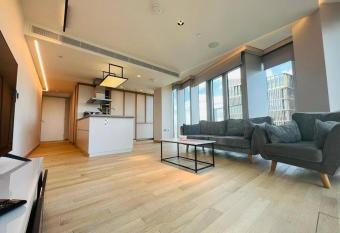 Manhattan Loft Gardens, Stratford E20 has Balcony rooms