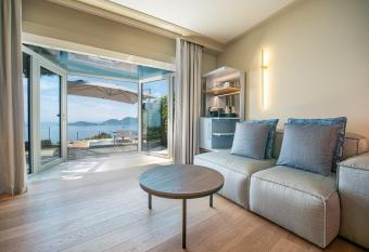 Golfo dei Poeti Relais & Spa has Balcony rooms