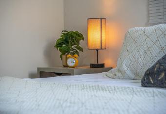 Pako Stays - Luxurious & Spacious 2 Bedroom Apartments Close to the Beach, Free Wi-Fi, Ideal Location in Downtown Cancun Centro allows 18 year olds to book a room