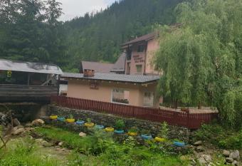 BELLA VENERE has Balcony rooms