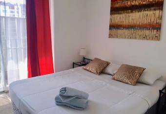 San Cristobal Rooms allows 18 year olds to book a room