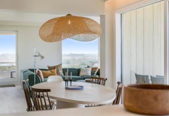 Subliem relax app 6p met buitenzwembad & tuin has Balcony rooms