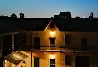 Cascina Anita has Balcony rooms