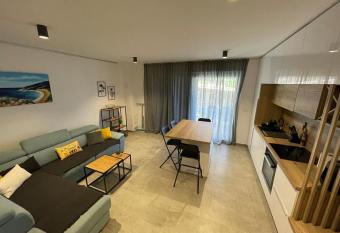 Crepsa Paradise with Jacuzzi has Balcony rooms