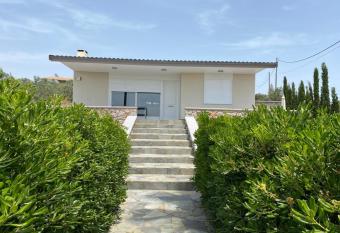 Porto Heli Quiet Villa by the Sea has Balcony rooms