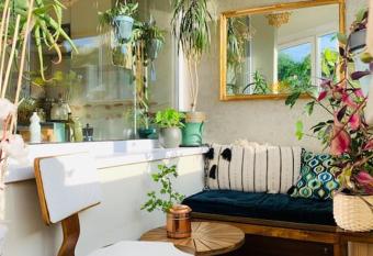 Three bedroom with two terraces for 7people+baby has Balcony rooms