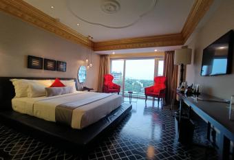 Boulevard by Design Hotel Chennai allows 18 year olds to book a room