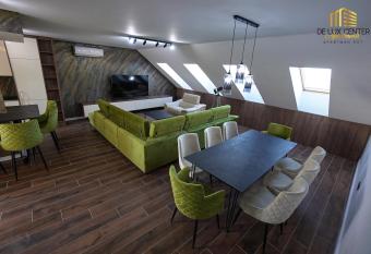 DeLux Center Apartments In  ija has Balcony rooms