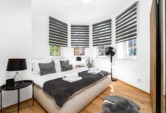 Beautiful Apartments With Parking In a Quiet Location allows 18 year olds to book a room