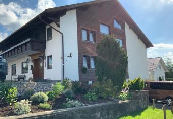 Haus der Hoffnung allows 18 year olds to book a room