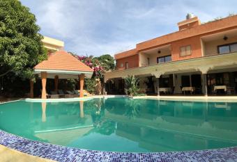 Le Clos Des Papillons has Balcony rooms