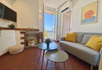 Sablettes Beach allows 18 year olds to book a room