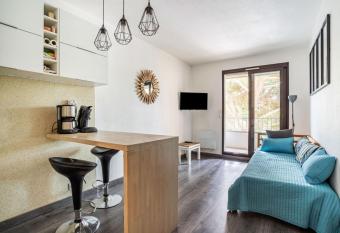 Nice 31m With Loggia Residence With Pool! allows 18 year olds to book a room