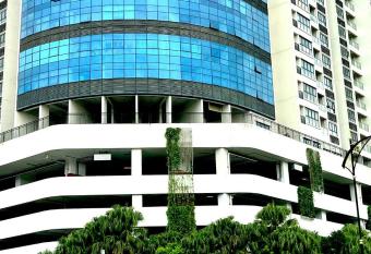 IAI JB Homestay @ Country Garden has Balcony rooms