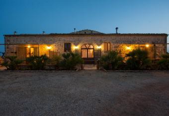 Masseria Boscorotondo has Balcony rooms
