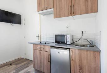 Good mood allows 18 year olds to book a room