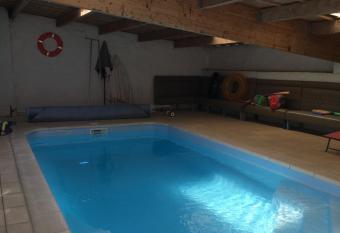 Gites Le Cheval Noir has Balcony rooms