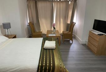 Sunrup Heathrow allows 18 year olds to book a room