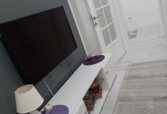 Aine apartman u centru grada has Balcony rooms