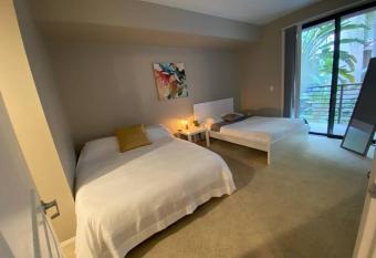 2 bedroom Apt in LA by Universal Studios has Balcony rooms